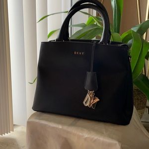 DKNY CROSSBODY SATCHEL